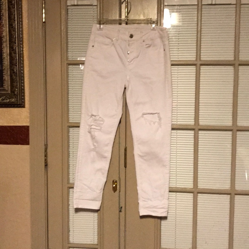 White mom jeans